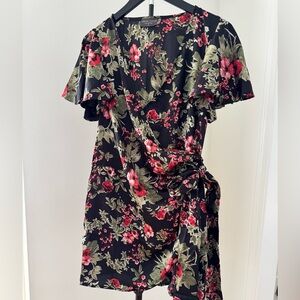 Dress Forum Floral Wrap Mini Dress Short Sleeve Small